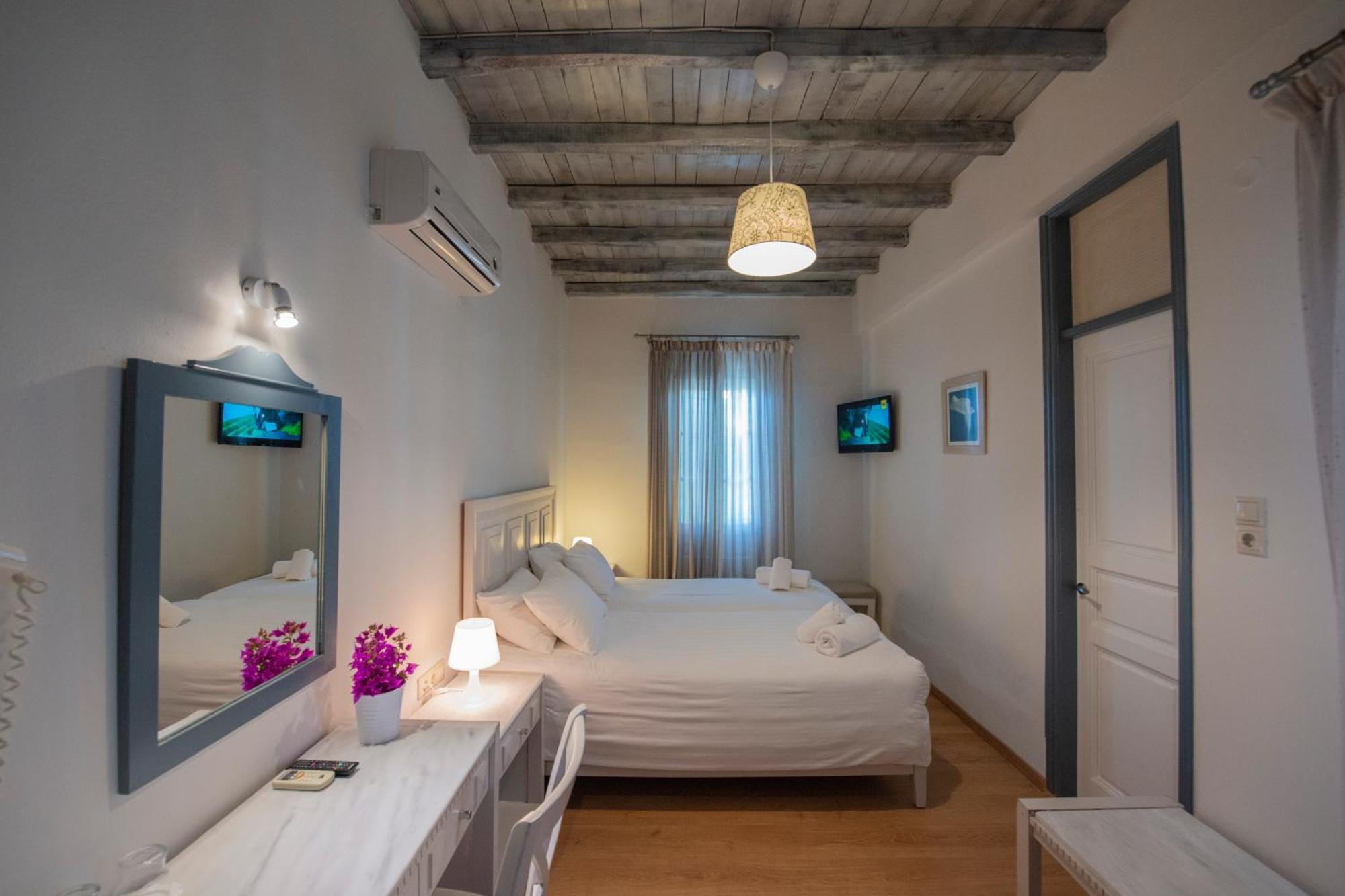 Olia Hotel Tourlos Bagian luar foto